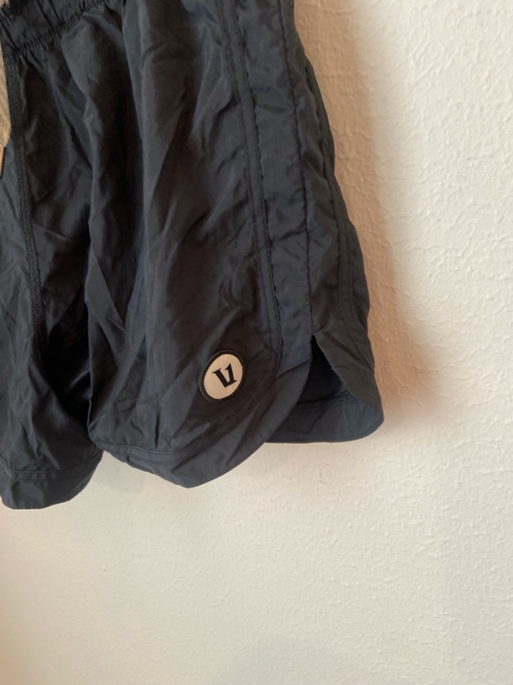 Vuori Halo Port Short Black Lightweight Running Athletic Shorts Lined Size M - Picture 8 of 9